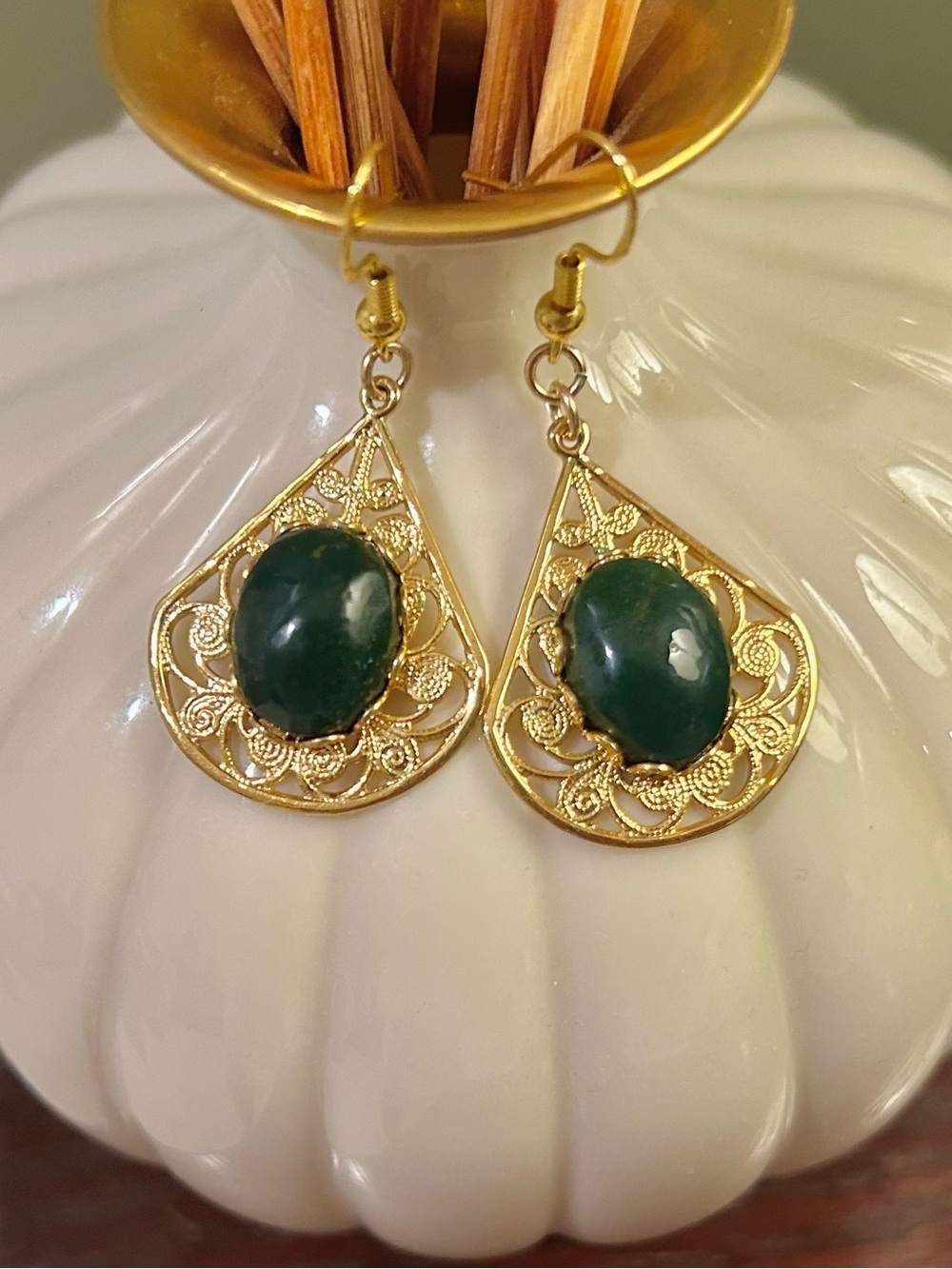 Natural Agate Art Deco-Style Fan Earrings (Artisan)